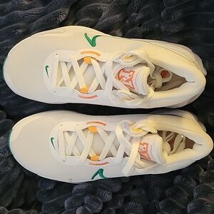 Nike renew DD9304-102  small blemish